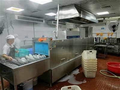 Do Commercial Dishwashers Use a Lot of Water?